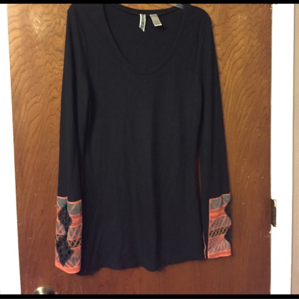 Geometric sleeved top- GUC